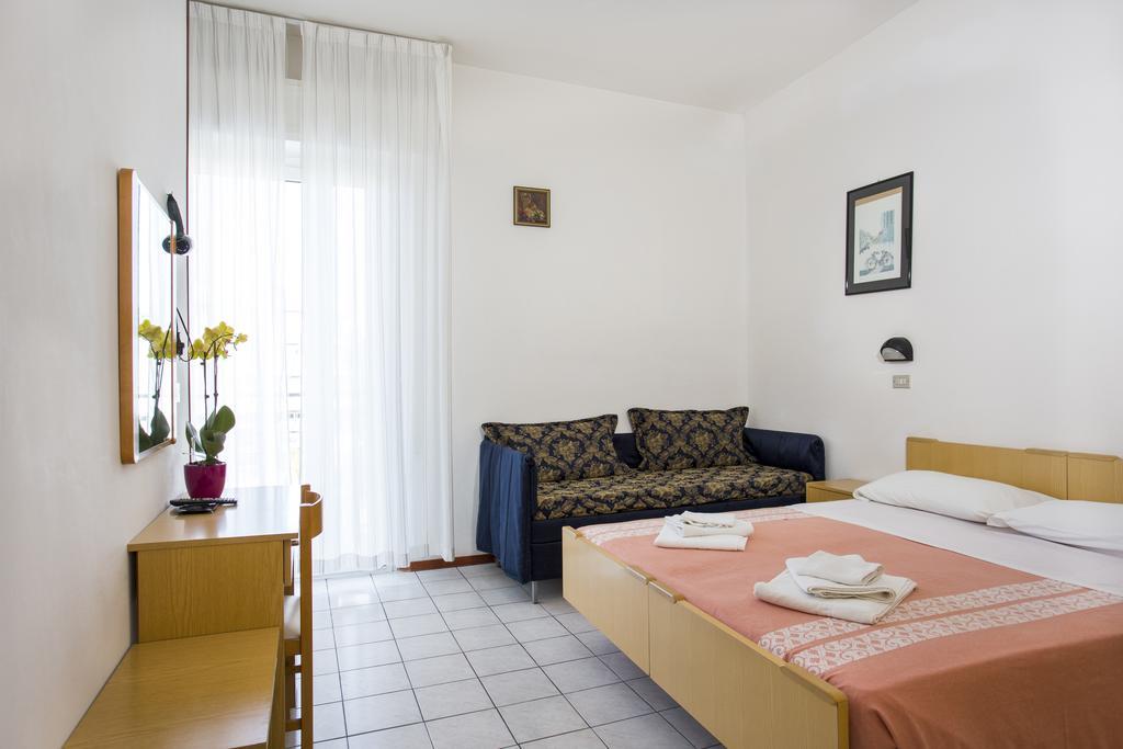 Hotel Lugano Cattolica Camera foto